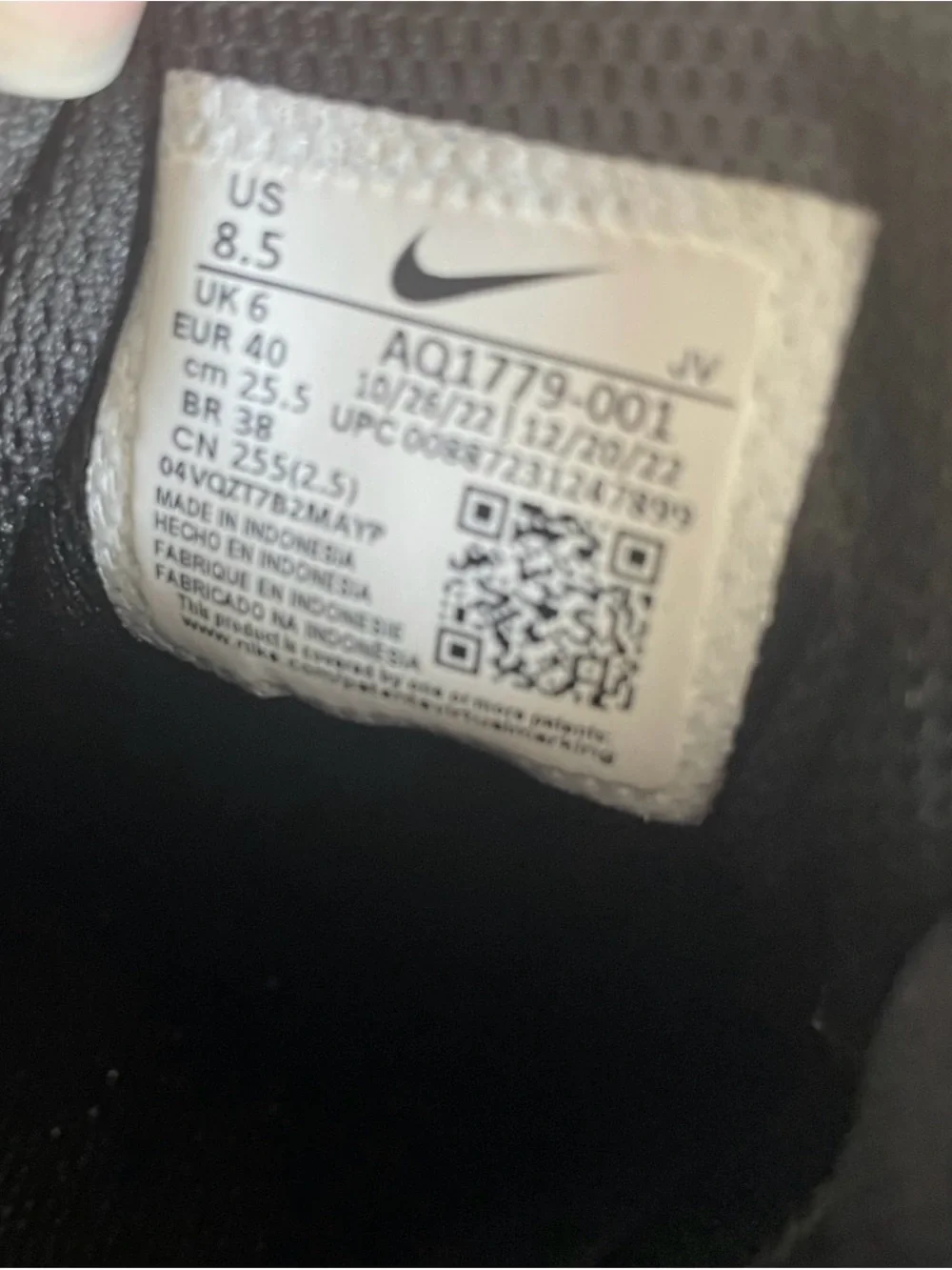 Size 8.5 - Nike Ebernon Low Black sneakers